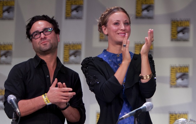 Kaley-Cuoco-and-Johnny-Galecki